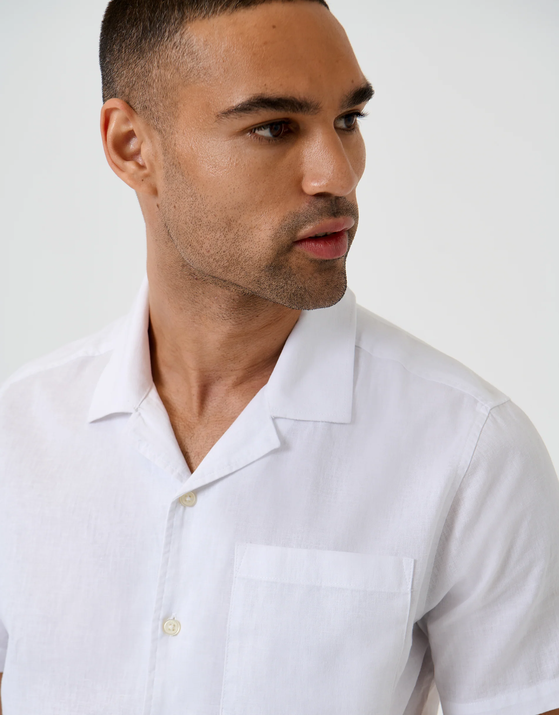Linen Cotton Blend Short Sleeve Shirt in White - Image 4
