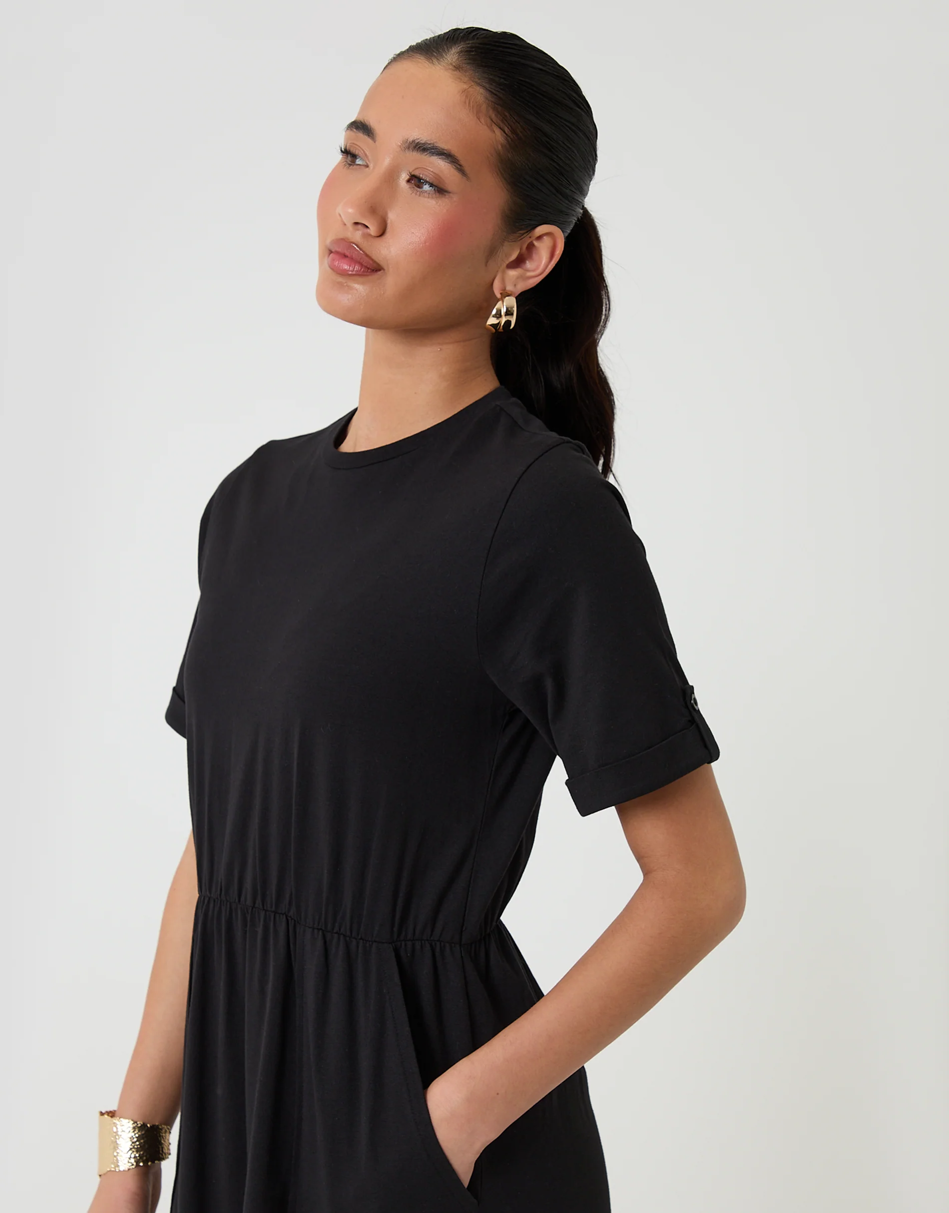 Crew Neck Jersey Midi Dress with Patch Pockets in Black - Image 3