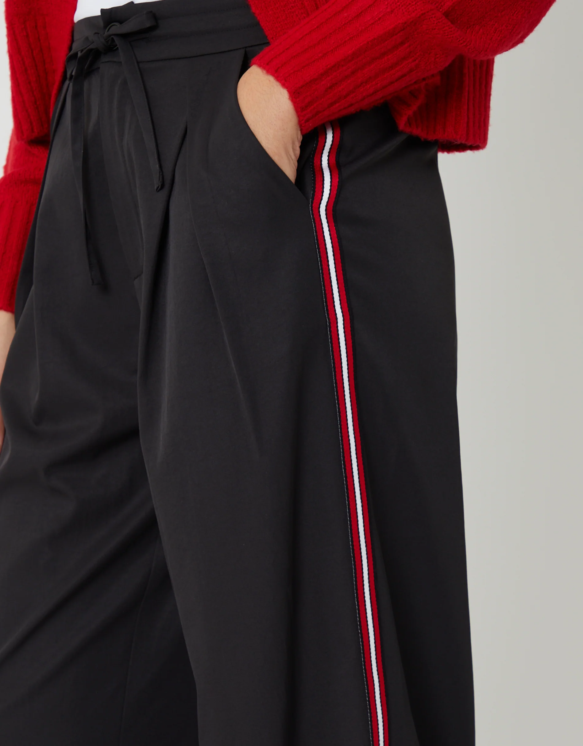Wide Leg Pleated Side Stripe Trousers in Black - Image 2
