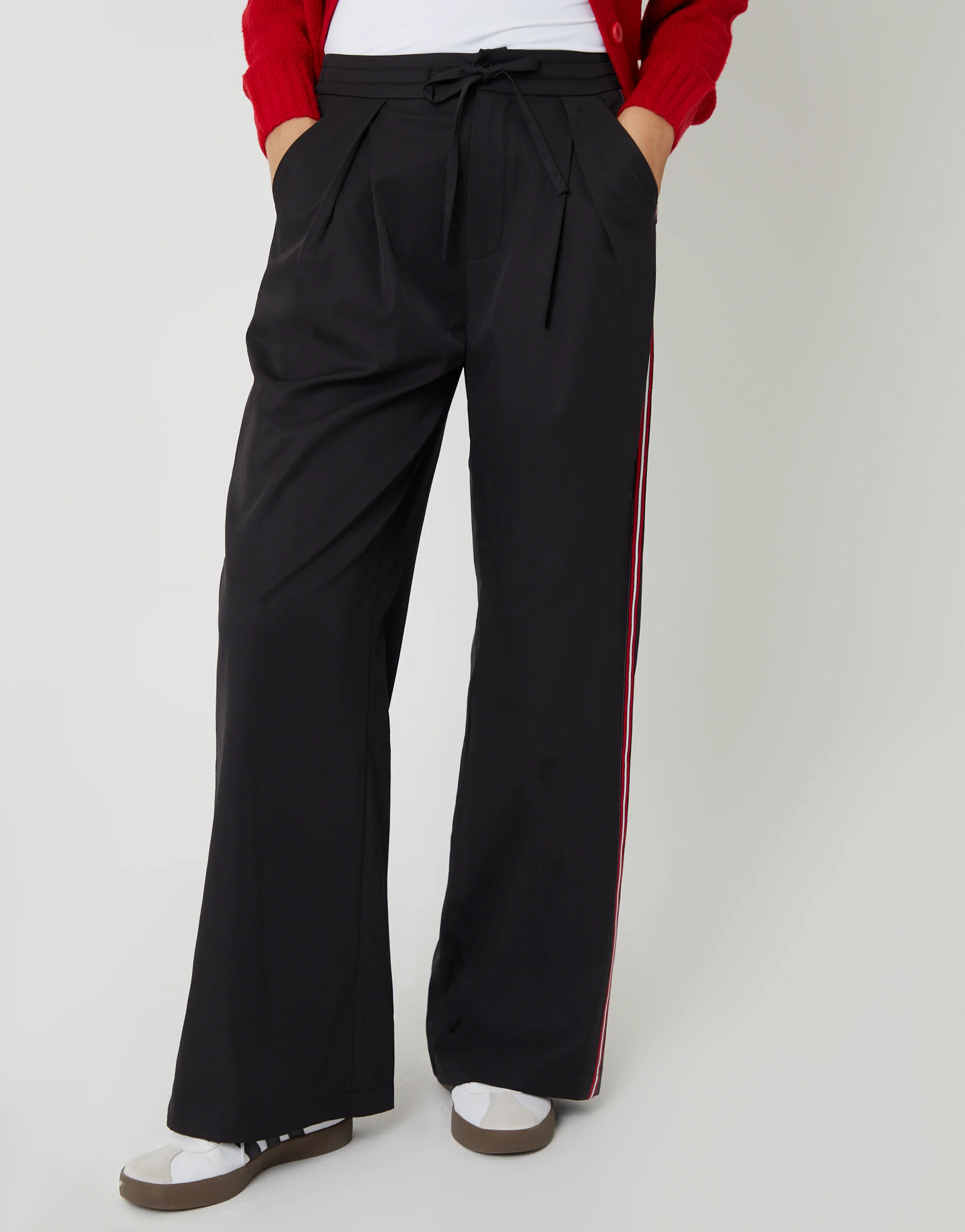 Wide Leg Pleated Side Stripe Trousers in Black - Image 3