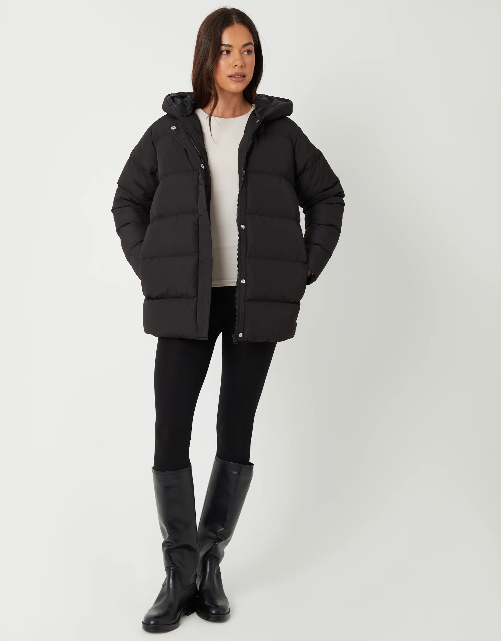 Puffer Jacket in Black - Image 3