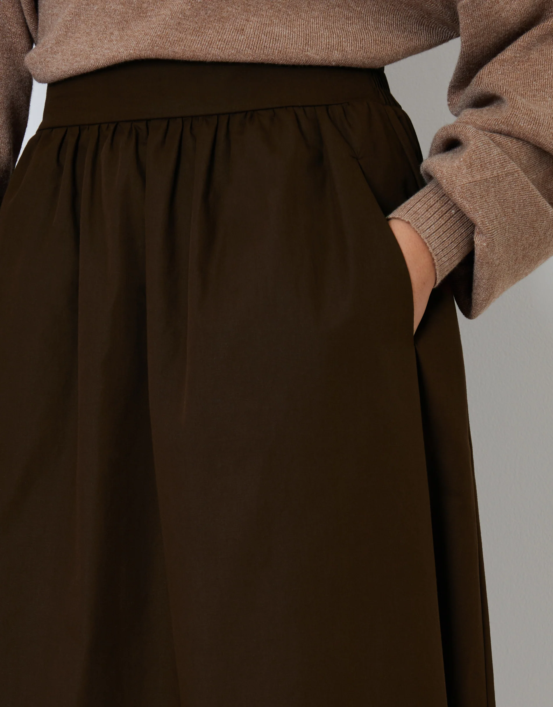 Cotton Poplin Skirt with Pockets in Chocolate Brown - Image 3