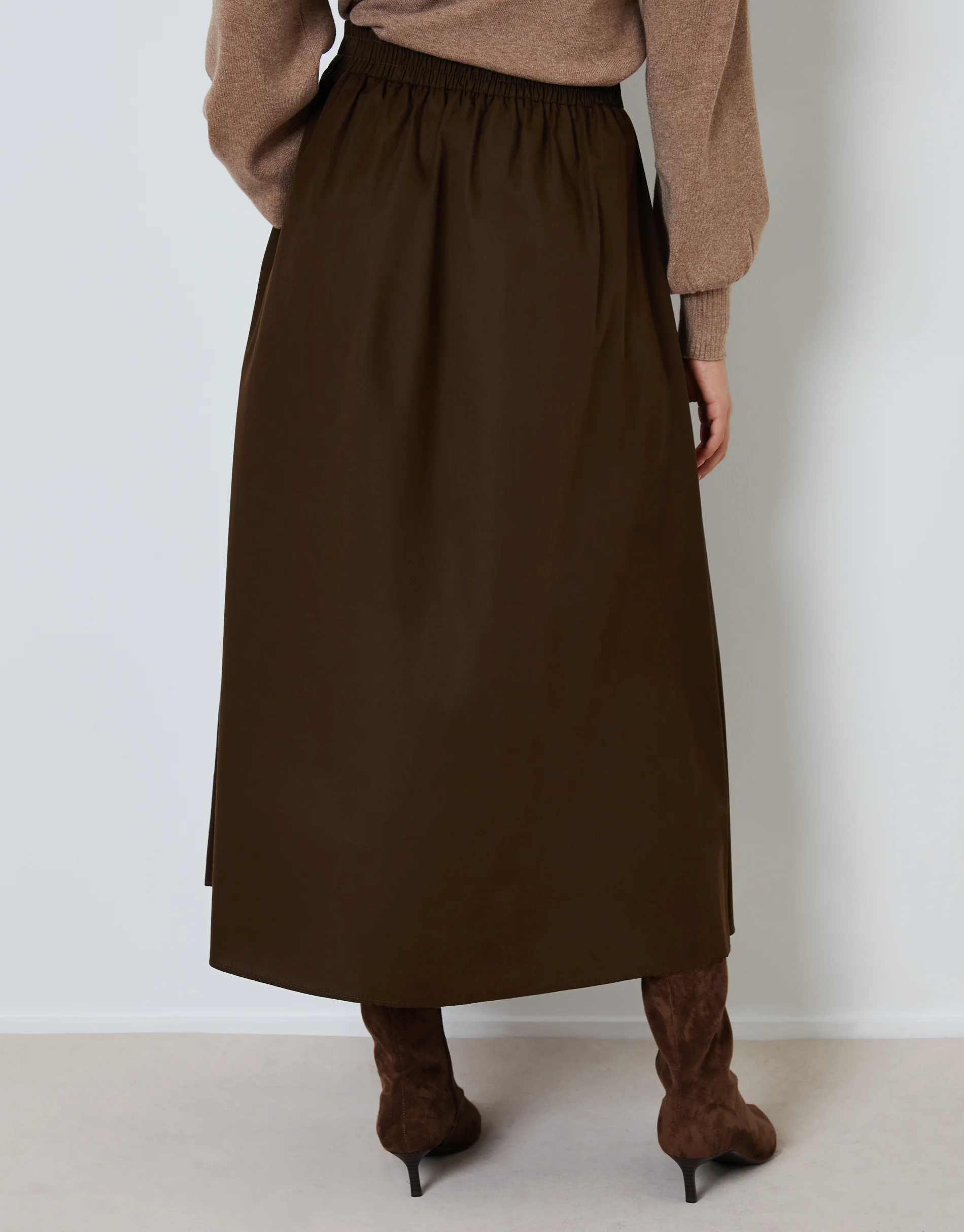 Cotton Poplin Skirt with Pockets in Chocolate Brown - Image 4