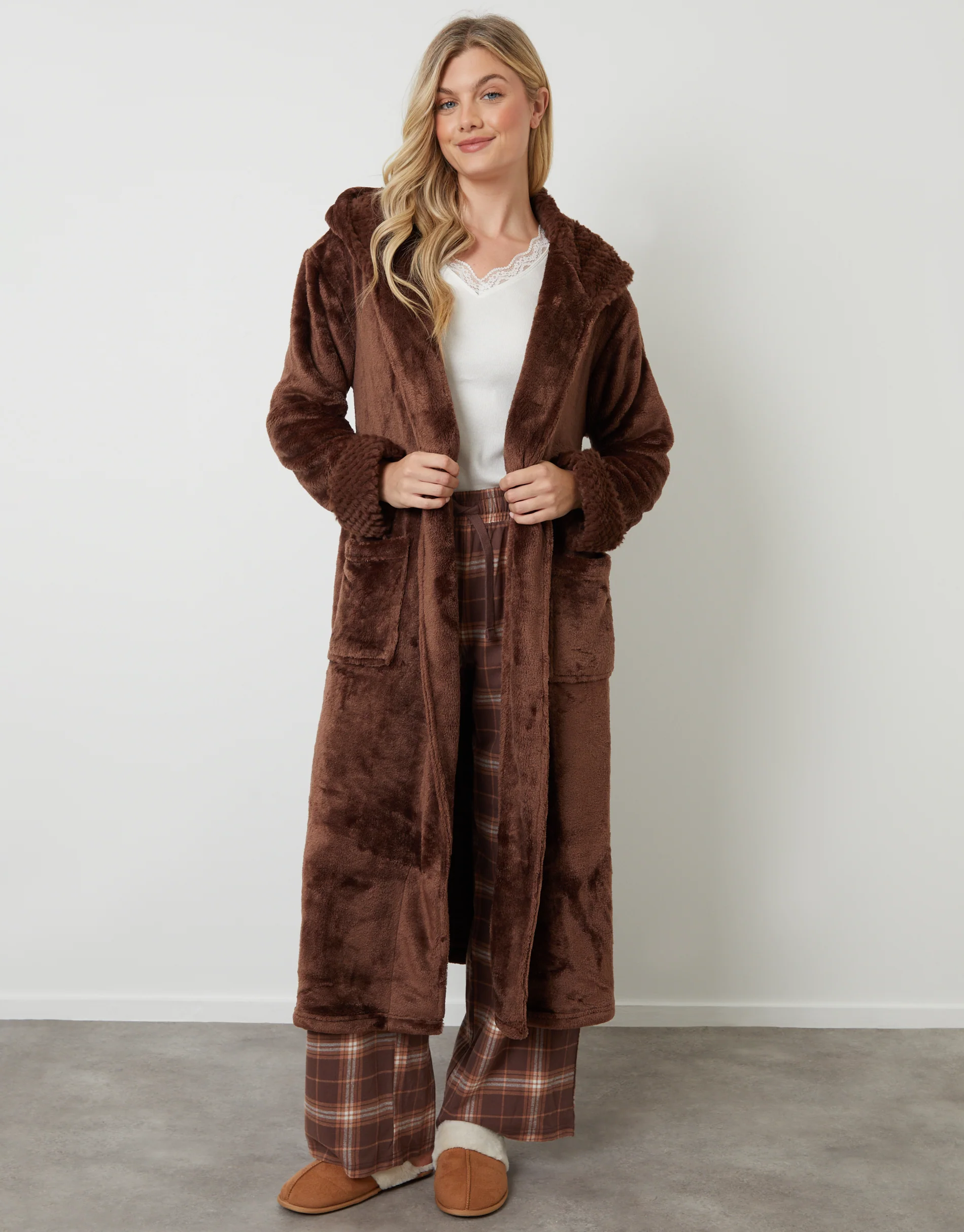 Soft Faux Fur Trim Dressing Gown in Chocolate Brown