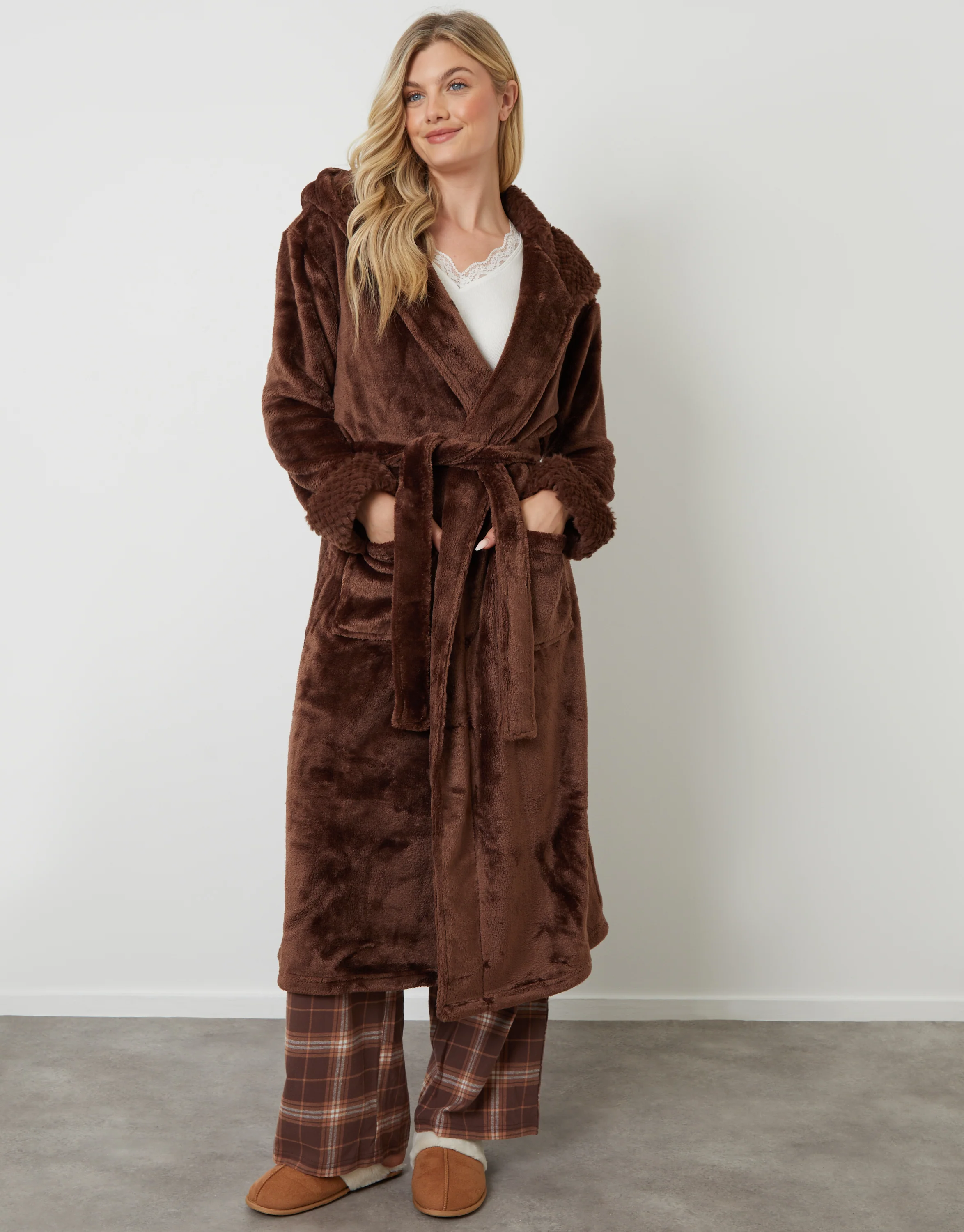 Soft Faux Fur Trim Dressing Gown in Chocolate Brown - Image 3
