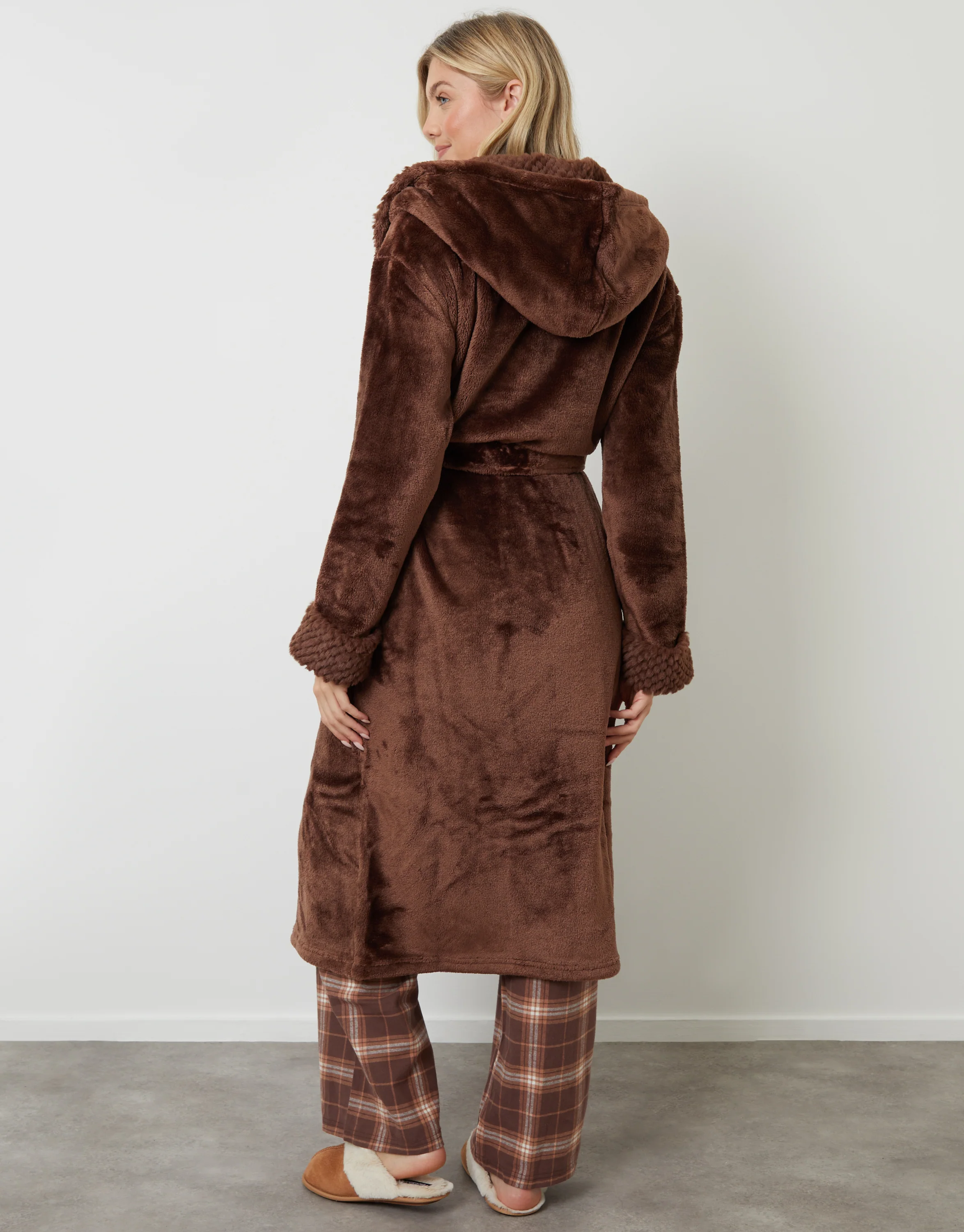 Soft Faux Fur Trim Dressing Gown in Chocolate Brown - Image 4