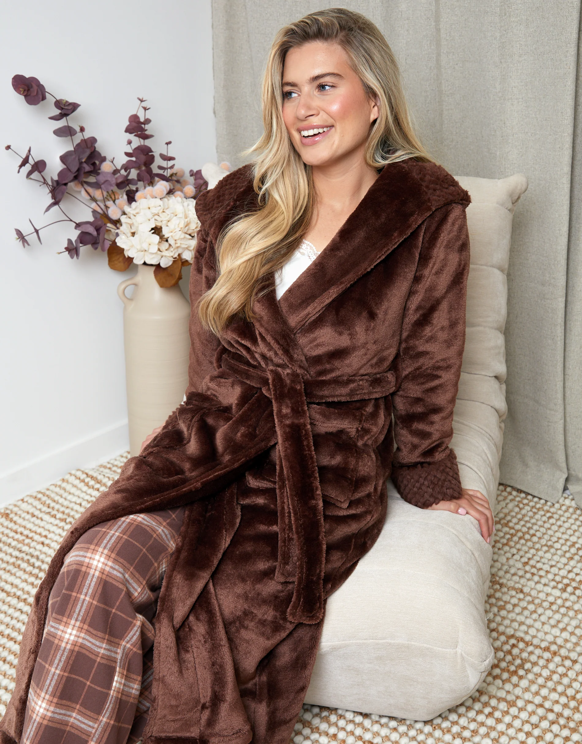 Soft Faux Fur Trim Dressing Gown in Chocolate Brown - Image 5