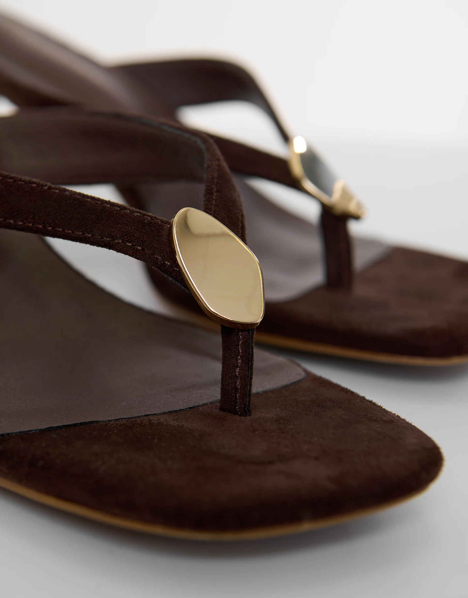 Toe Post Kitten Heels in Chocolate Brown - Image 3