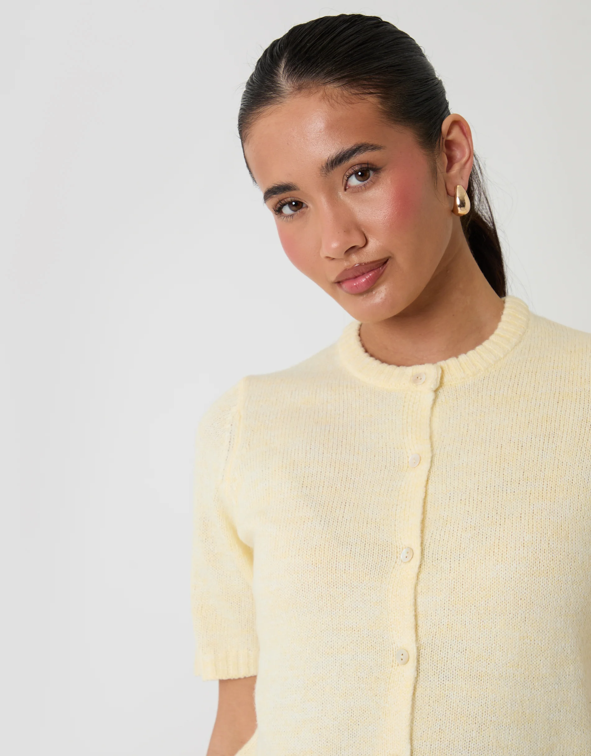 Crew Neck Short Sleeve Knitted Cardigan in Lemon Yellow - Image 4