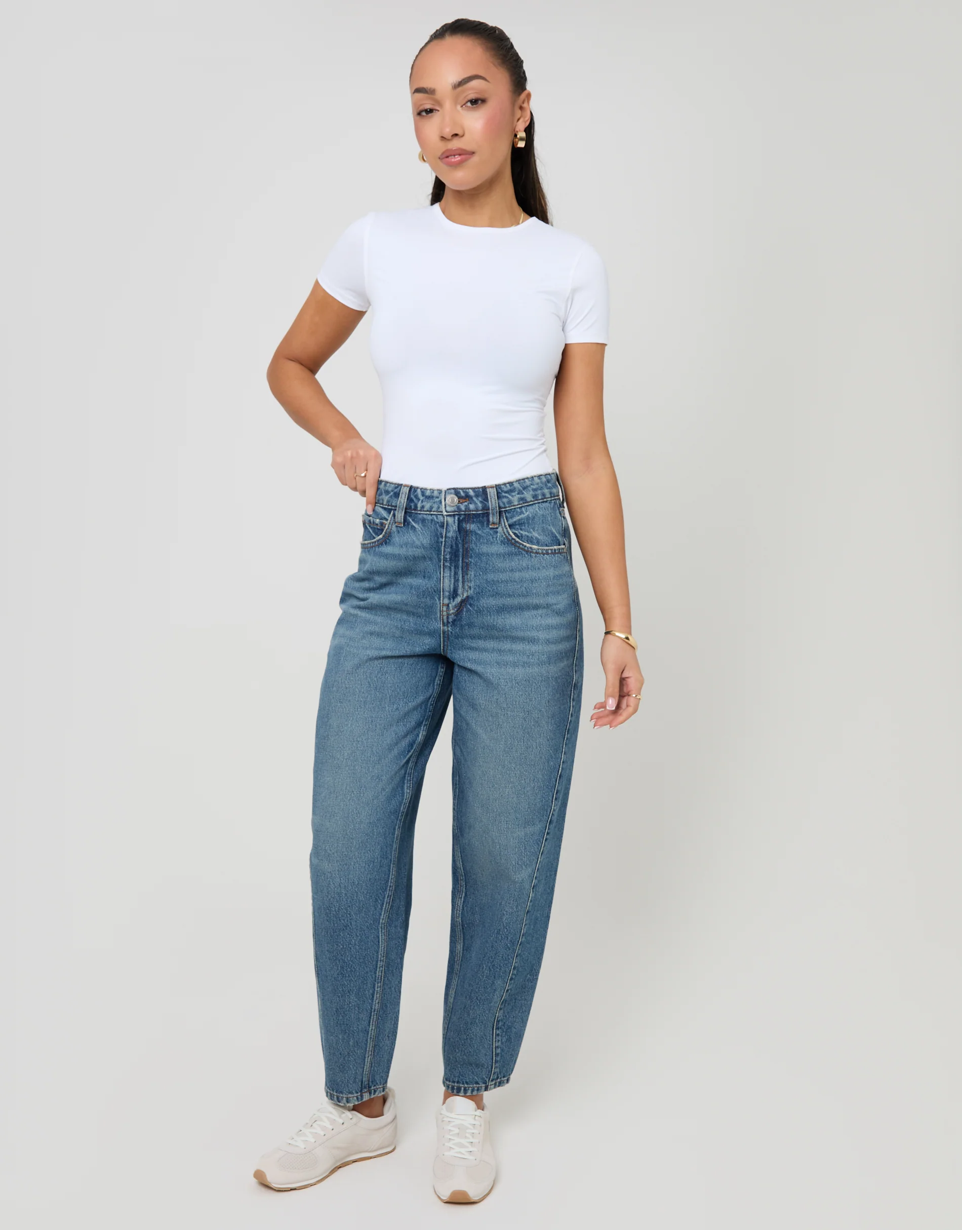 Petite Barrel Leg Jeans in Mid Wash - Image 5
