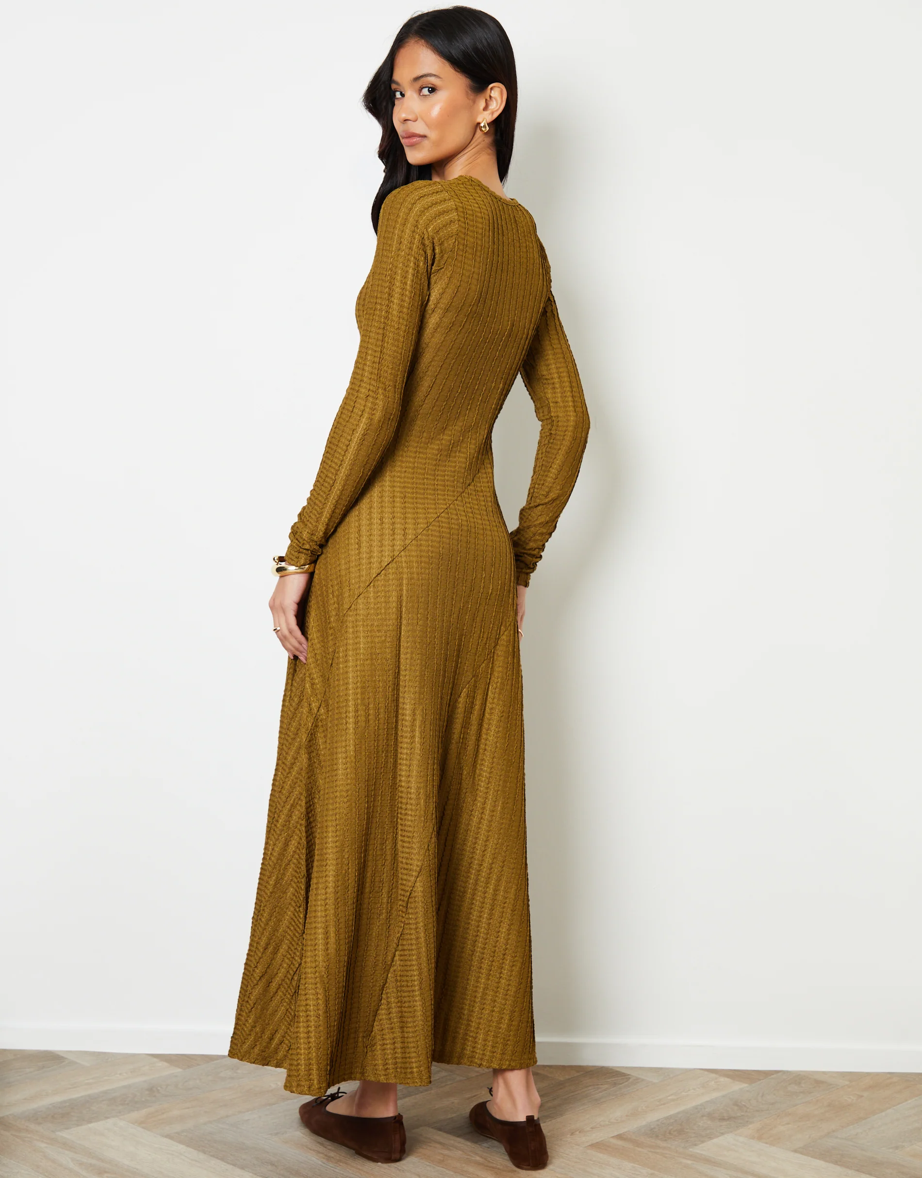 Textured Jersey Seam Detail Maxi Dress in Olive Green - Image 3