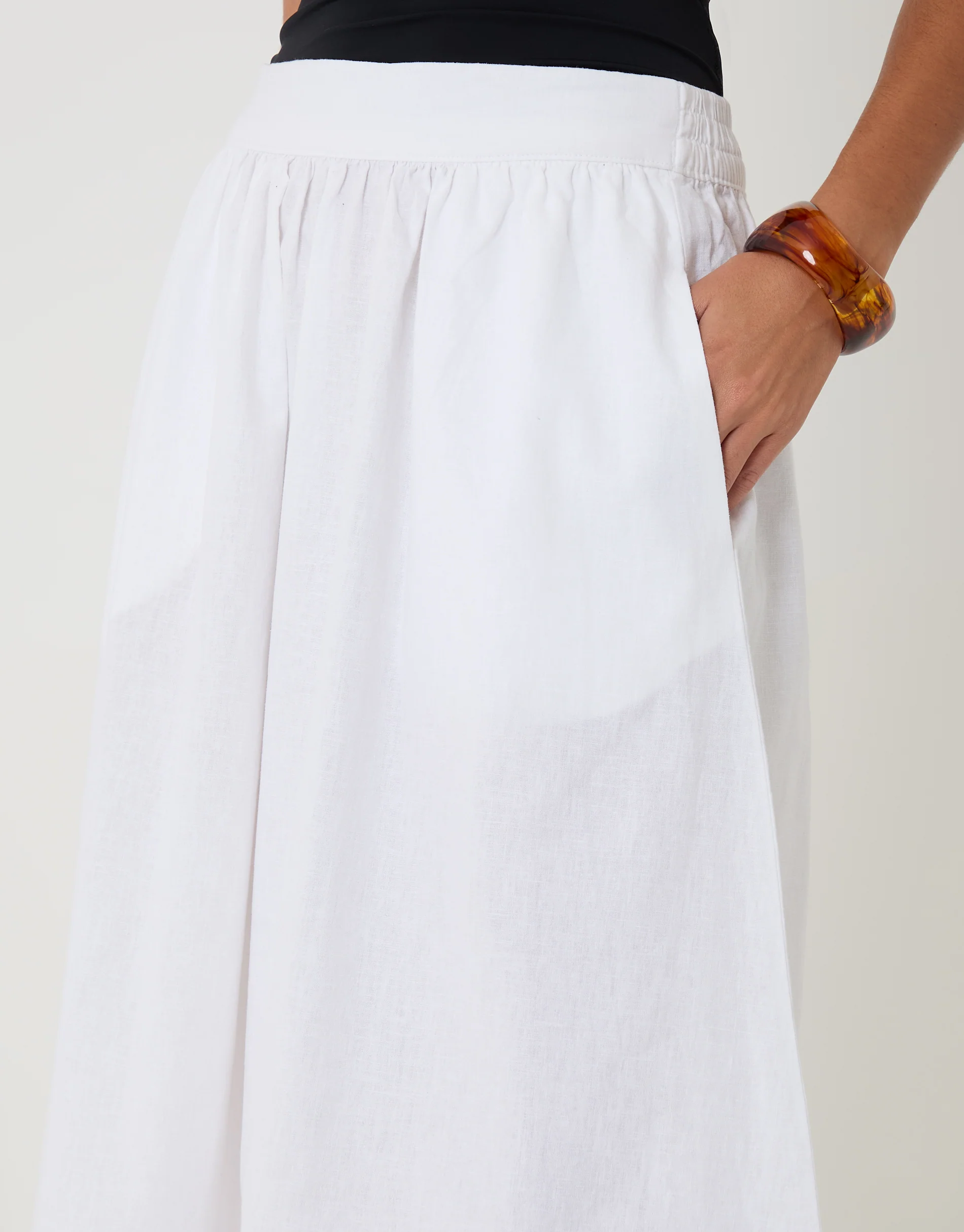 Linen Blend Gathered Midaxi Skirt in White - Image 4