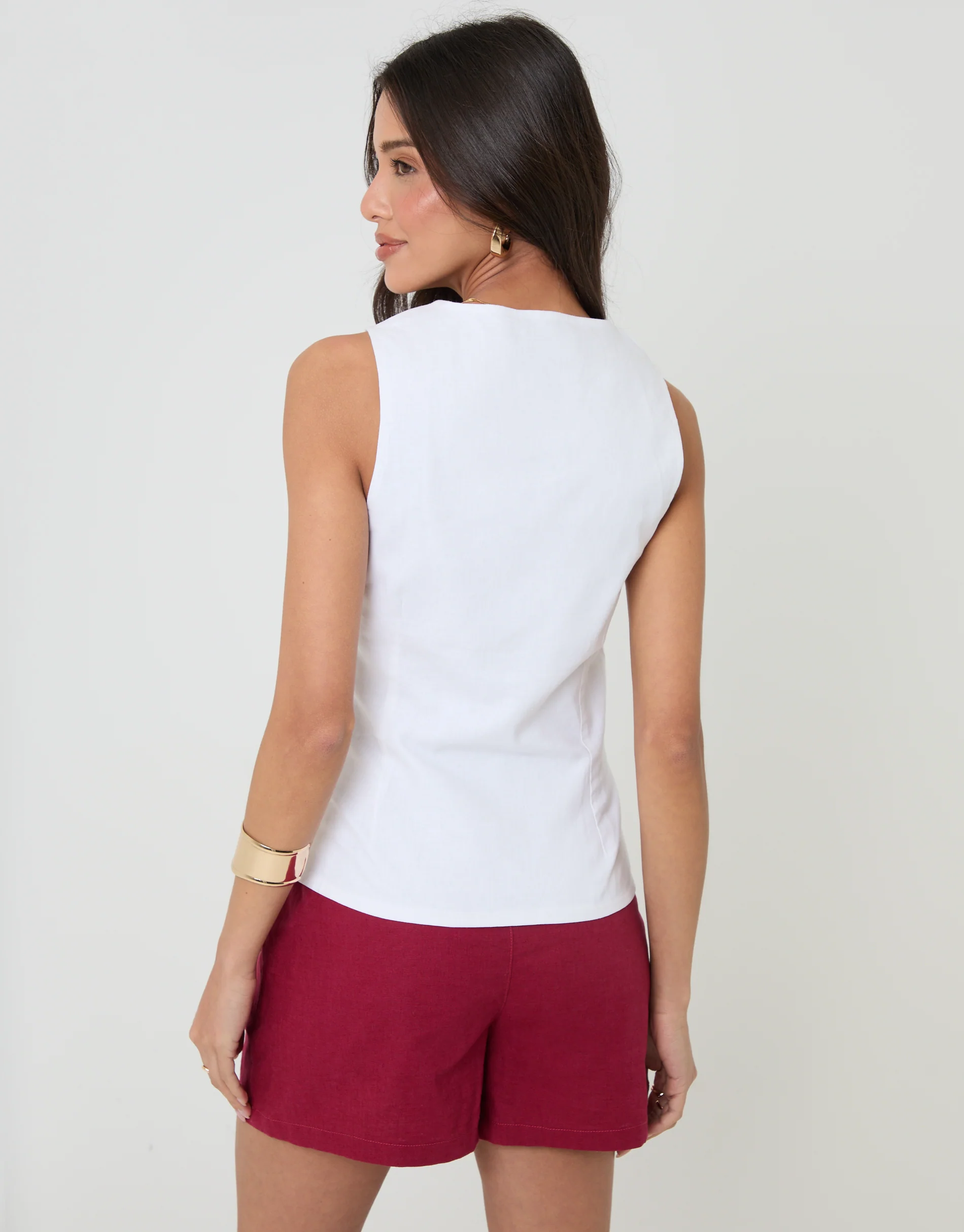 Linen Blend Scoop Neck Waistcoat in White - Image 2