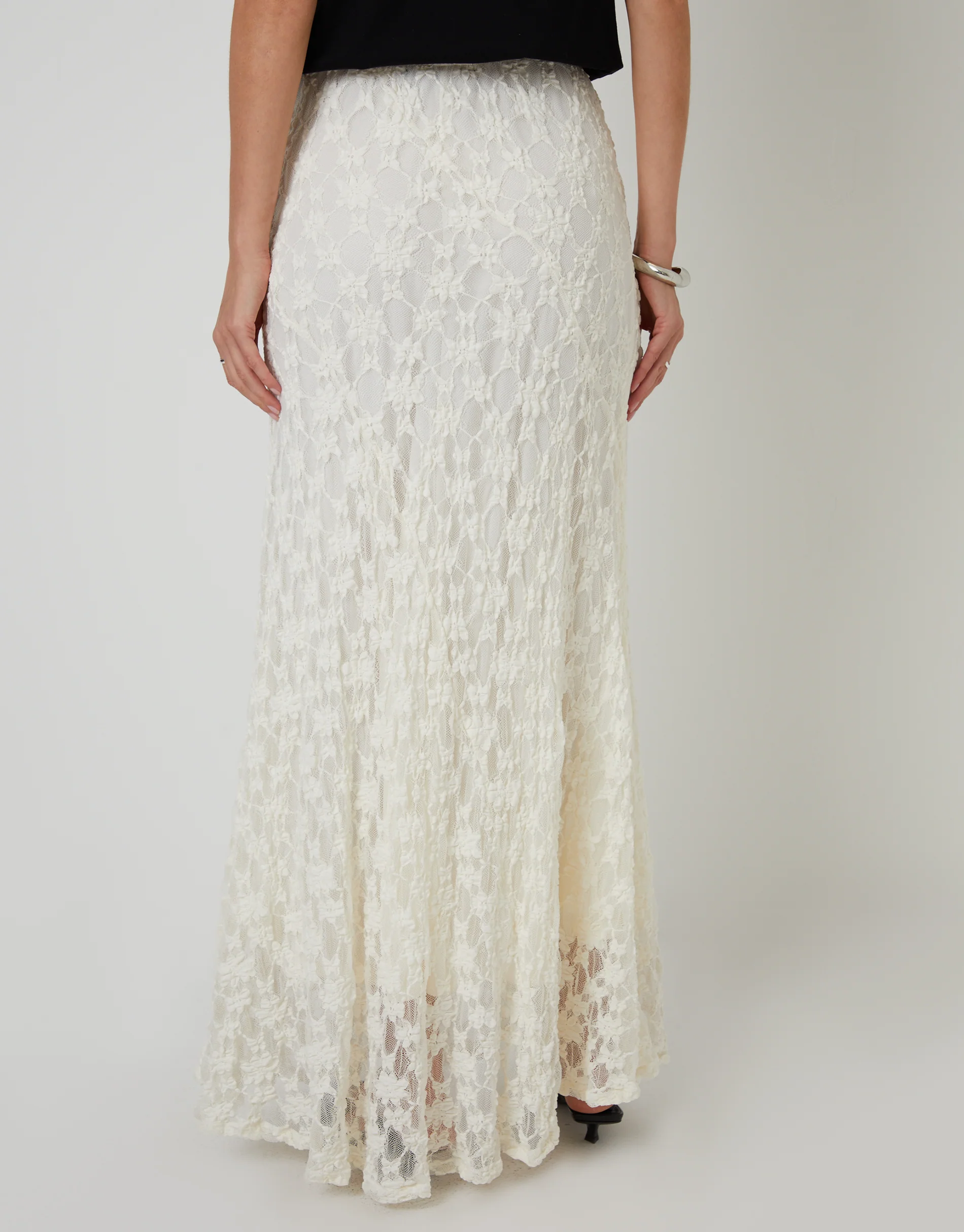 Pull On Lace Maxi Skirt in White - Image 3