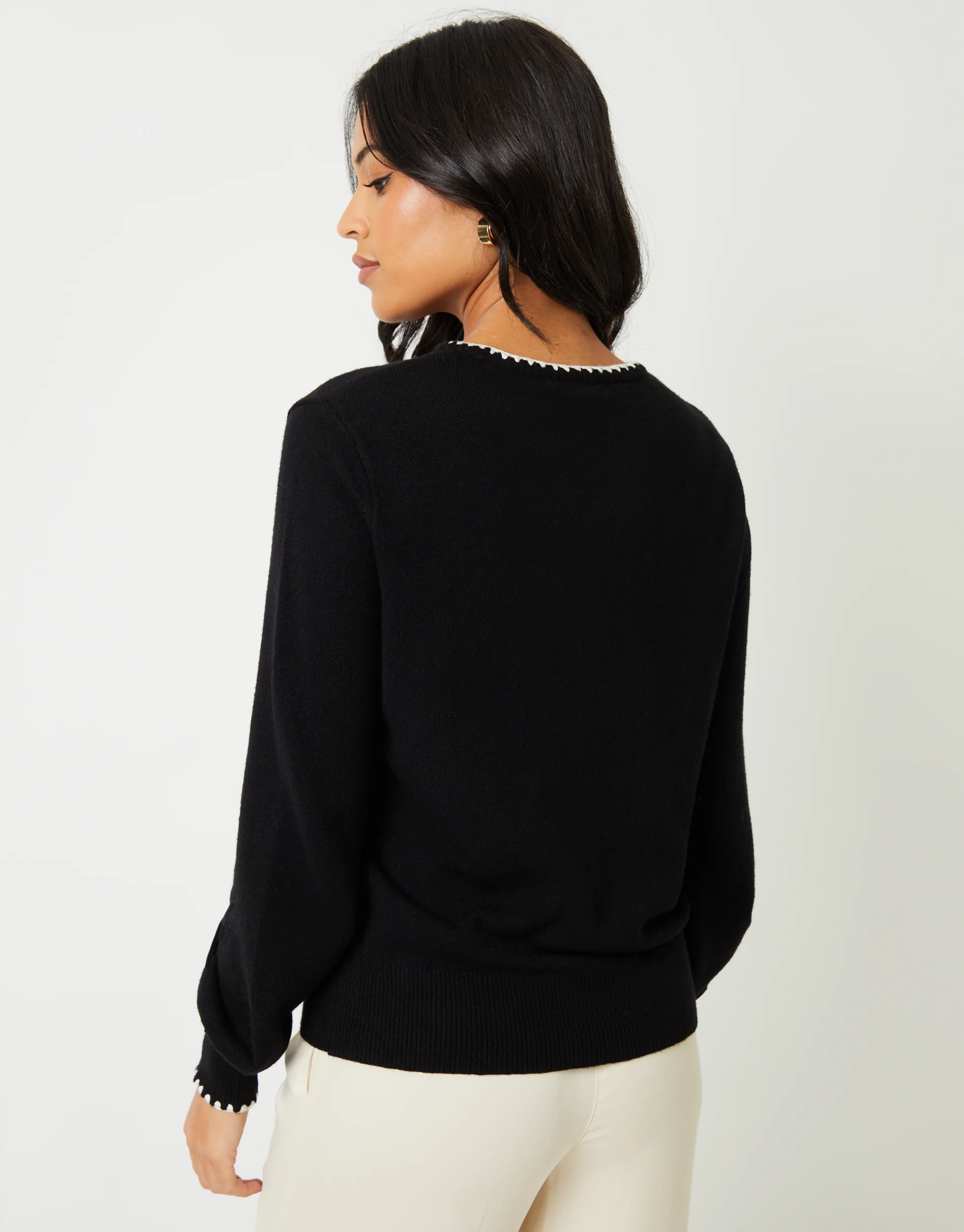 Contrast Edge Balloon Sleeve Jumper in Black - Image 3