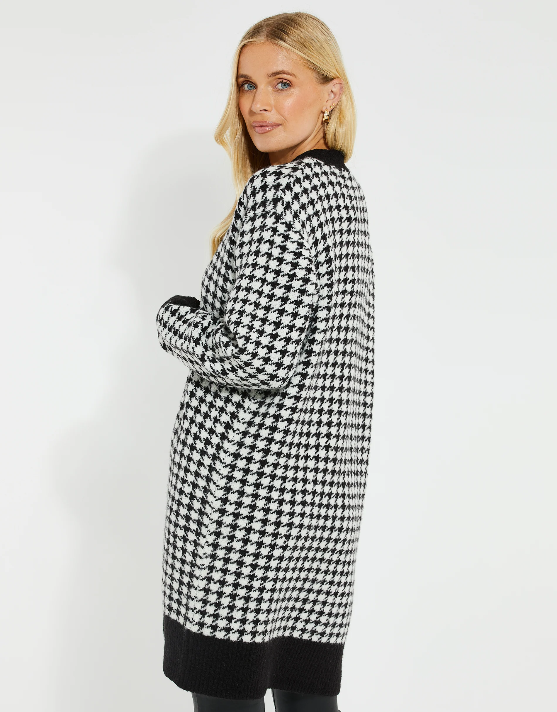 Dogtooth Knitted Cardigan in Black & White - Image 2