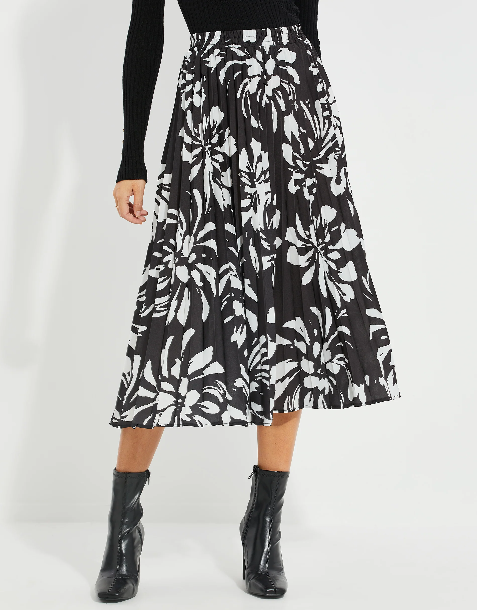Floral Pleated Skirt in Black & White