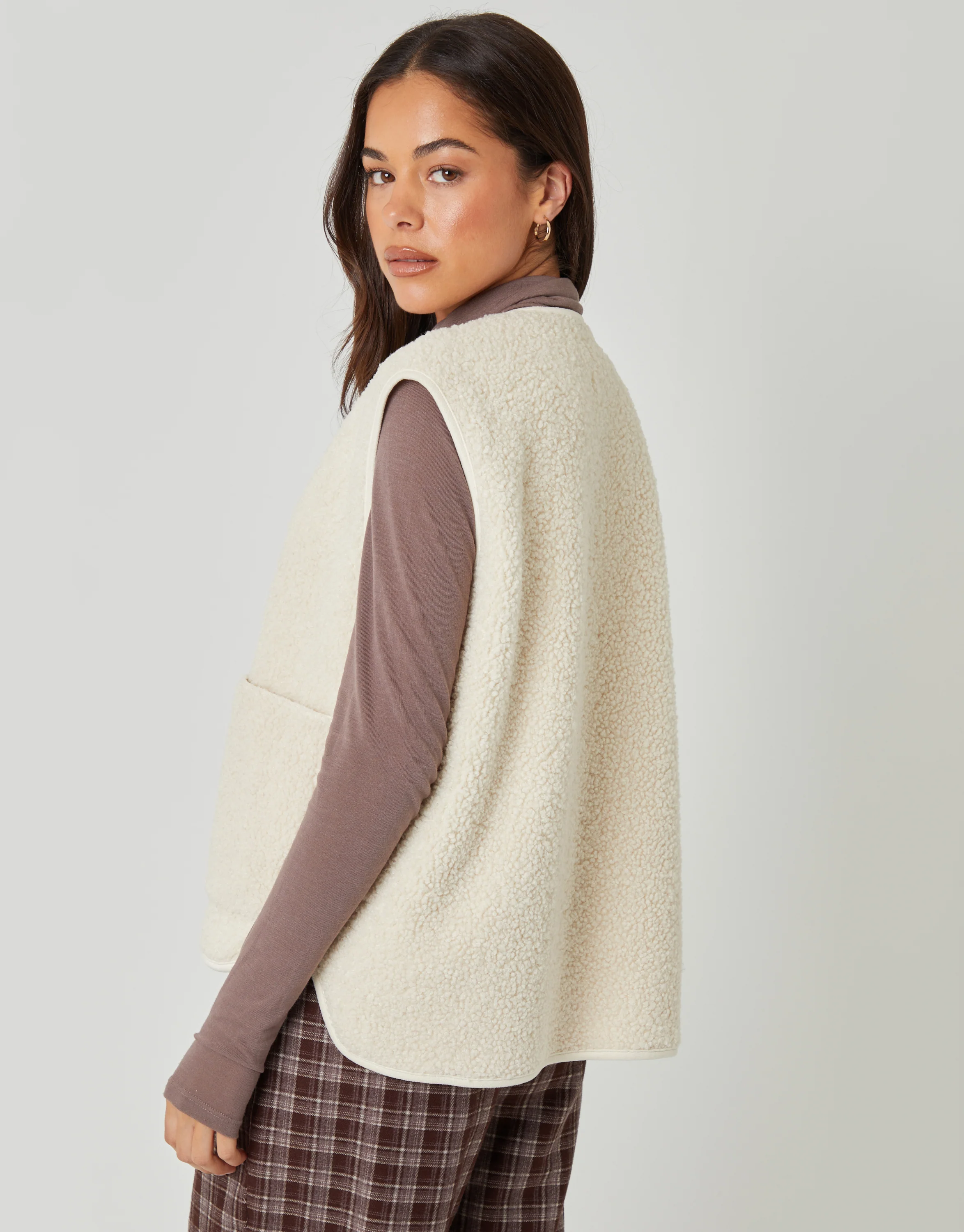 Reversible Fleece Borg Gilet in Cream - Image 3