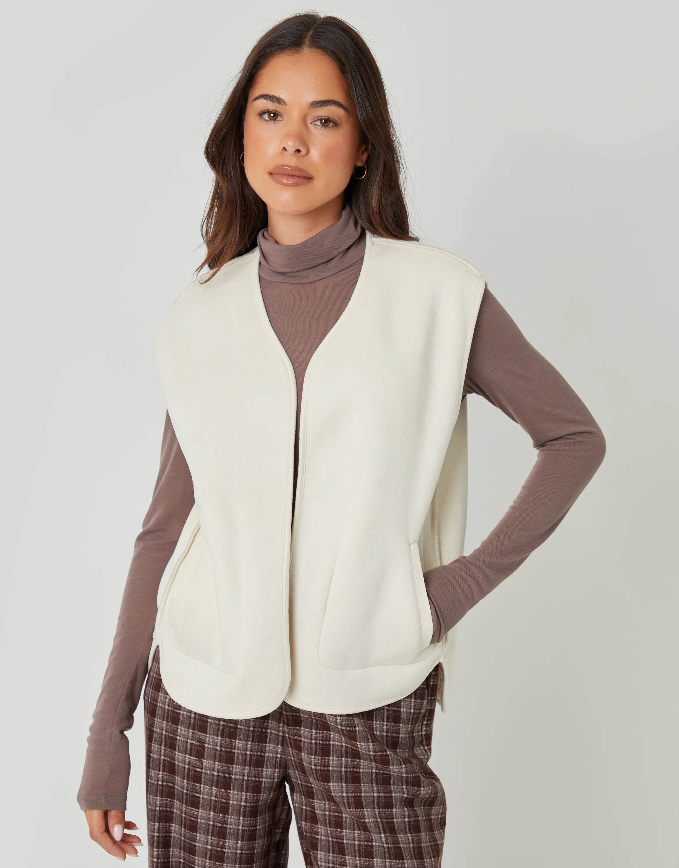 Reversible Fleece Borg Gilet in Cream - Image 4
