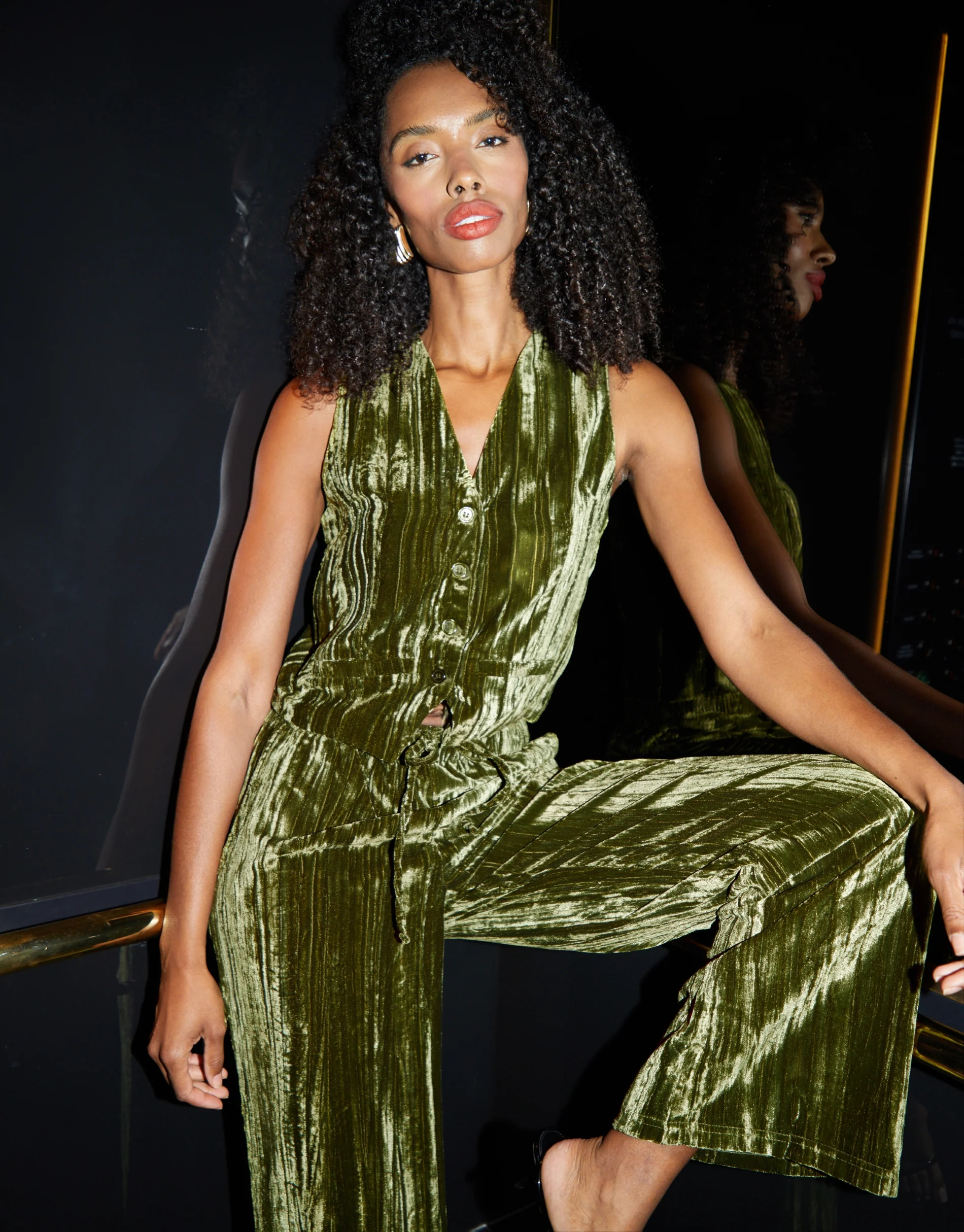 Crinkle Velvet Waistcoat in Green - Image 3