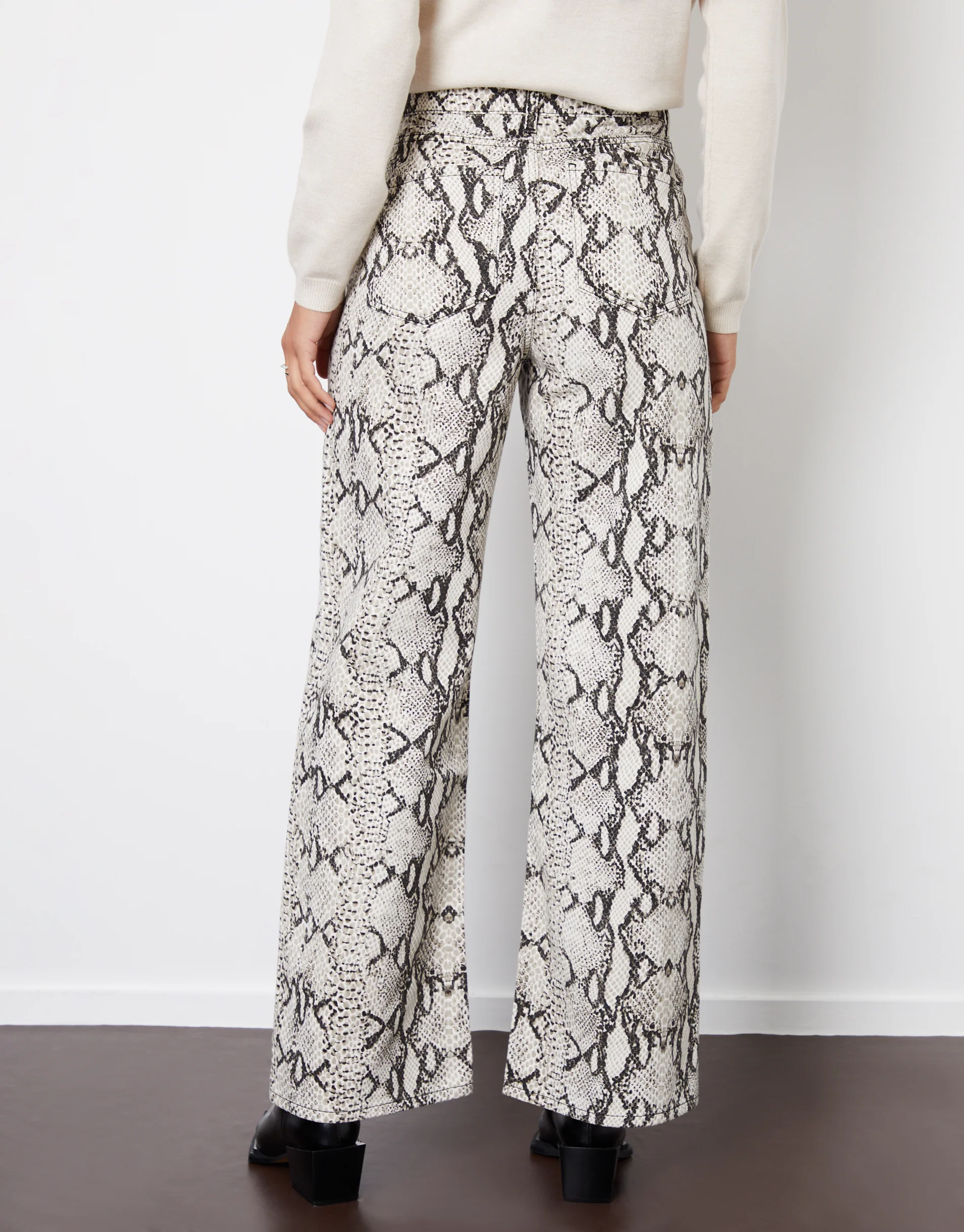 Wide Leg Print Denim Jeans in Grey Snake - Image 3