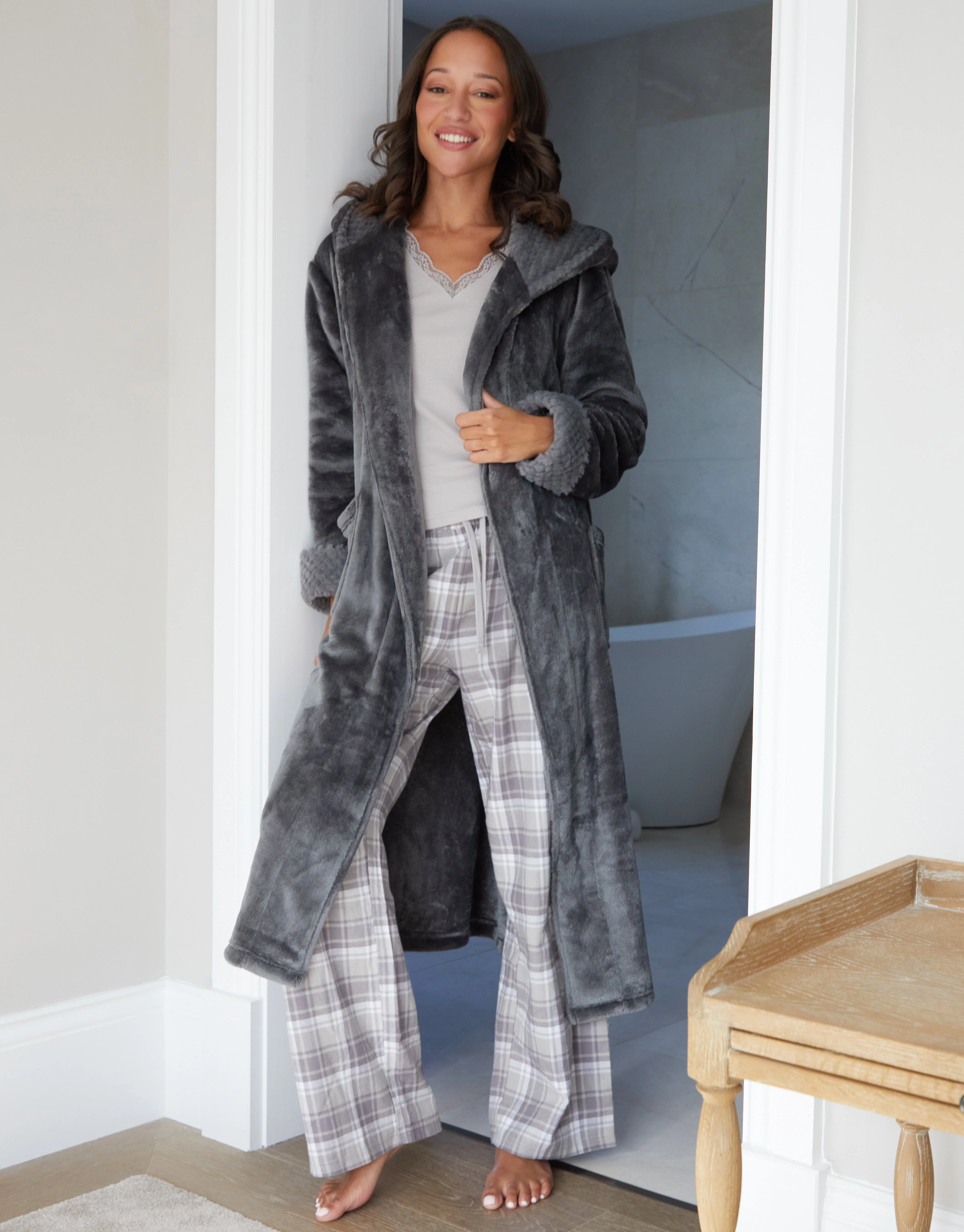 Soft Faux Fur Trim Dressing Gown in Grey - Image 4