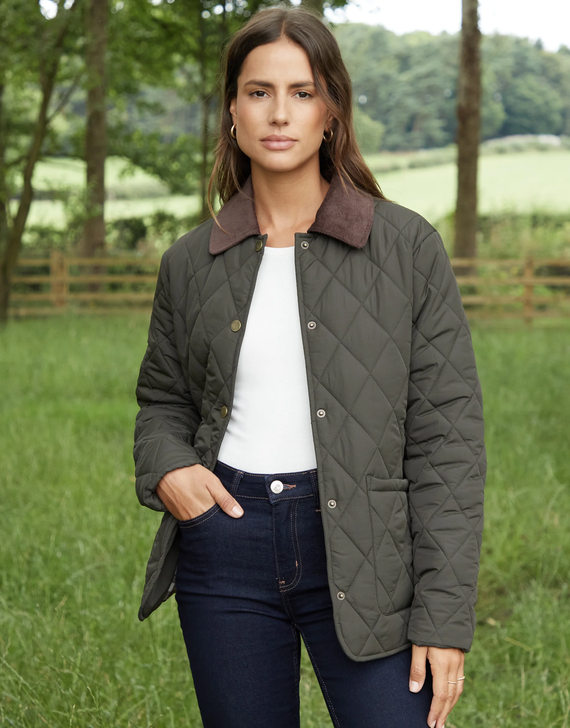 Cord Collar Diamond Quilted Heritage Jacket in Khaki Green - Image 4