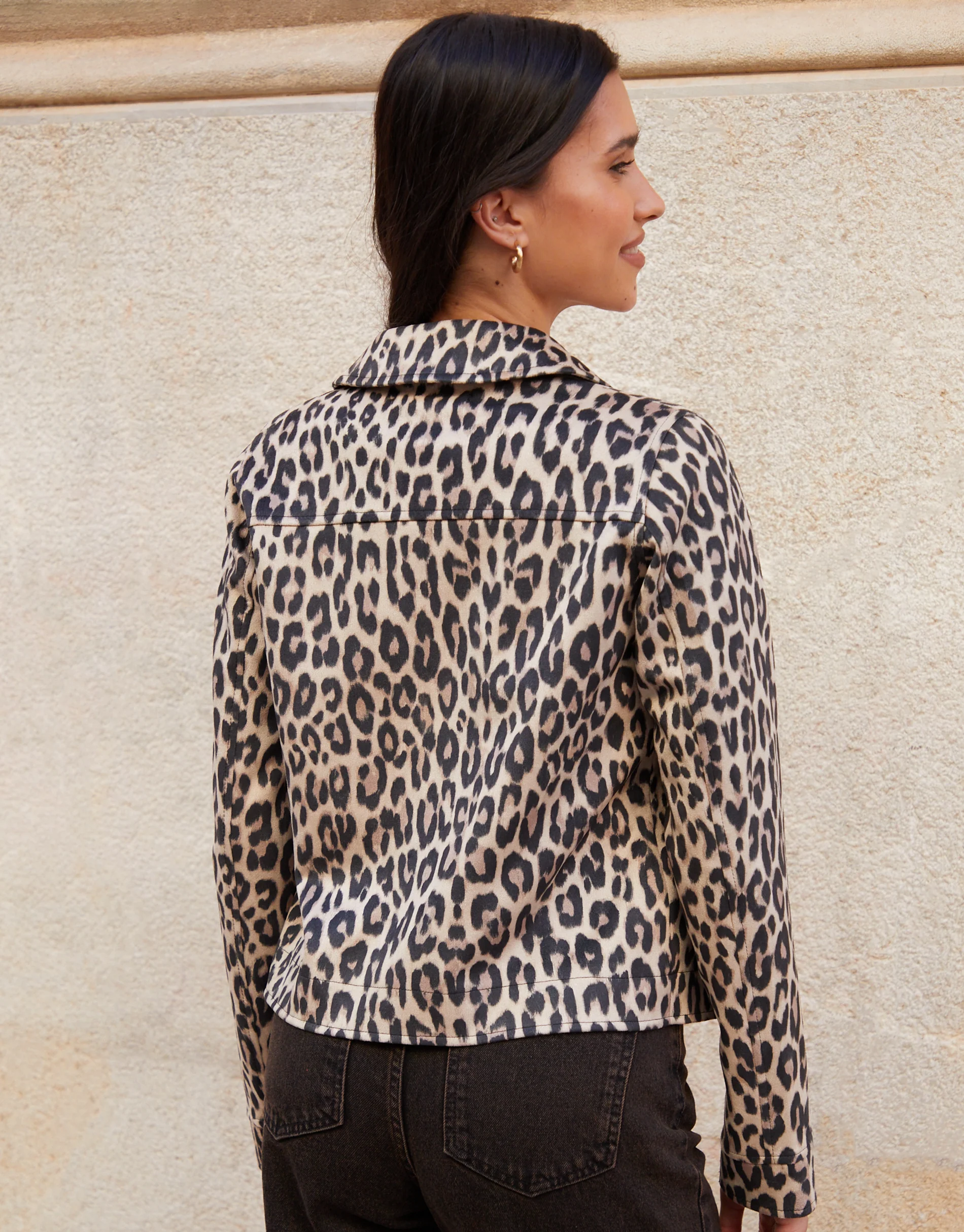 Cropped Button Up Suedette Shacket in Leopard Print - Image 2