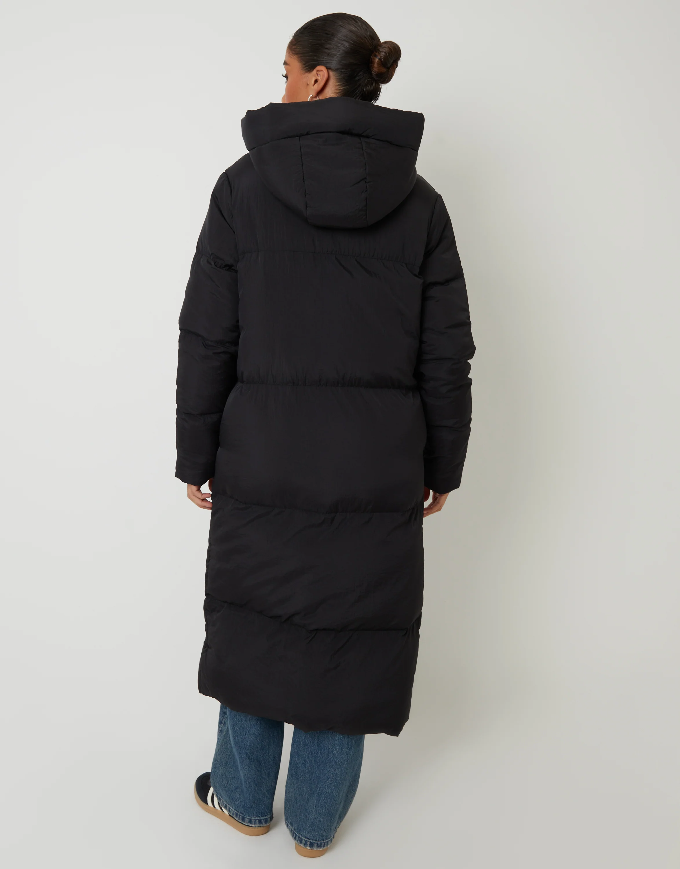 Petite Maxi Puffer Jacket in Black - Image 4