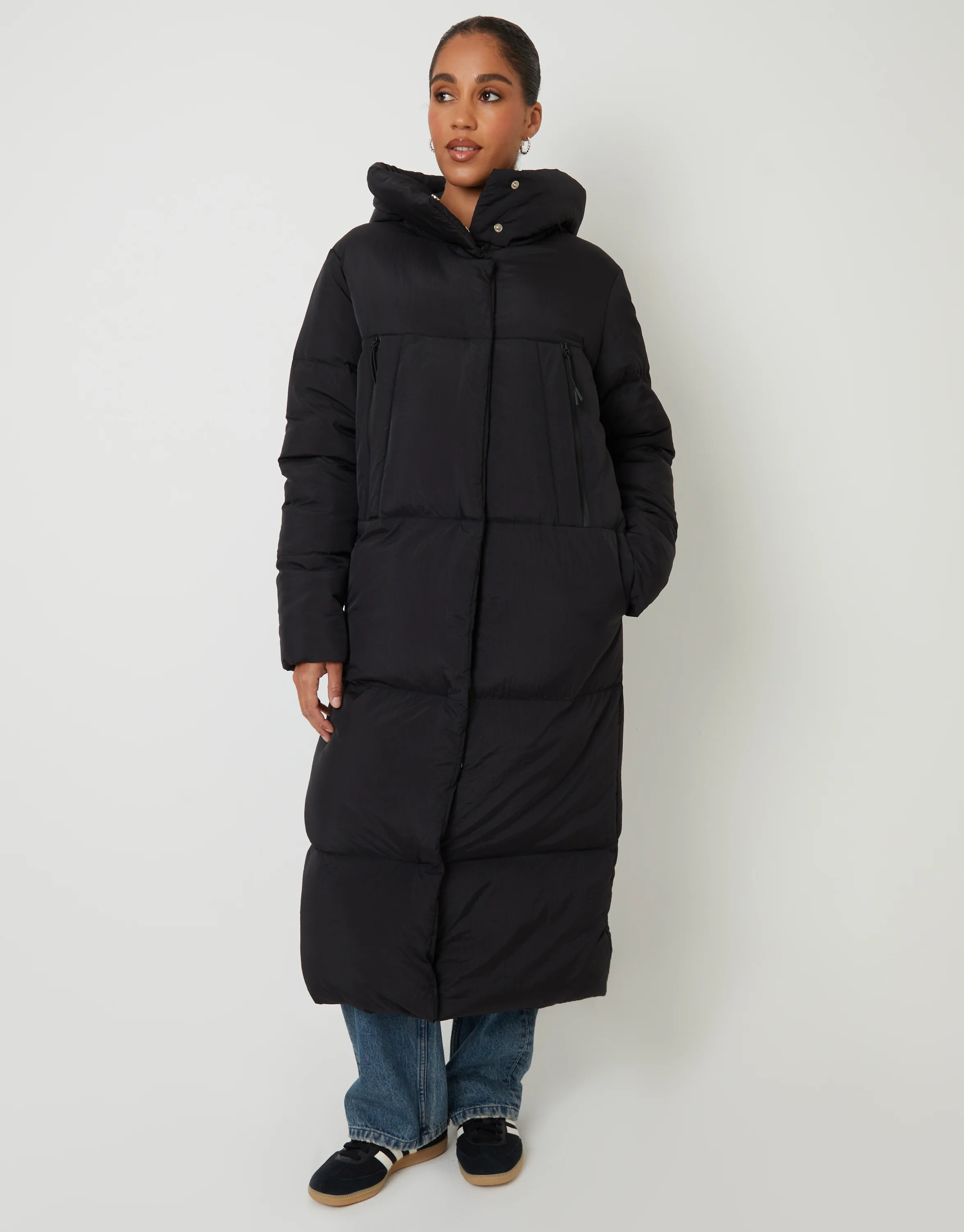 Petite Maxi Puffer Jacket in Black - Image 5